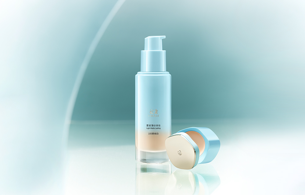 雾瓷轻纱持妆粉底液.jpg