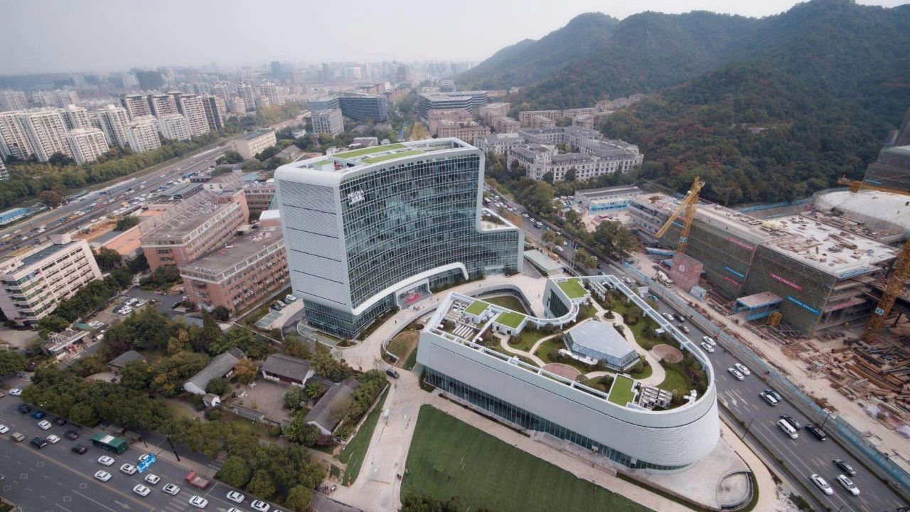 1548914593180279ieL1.png blob.png