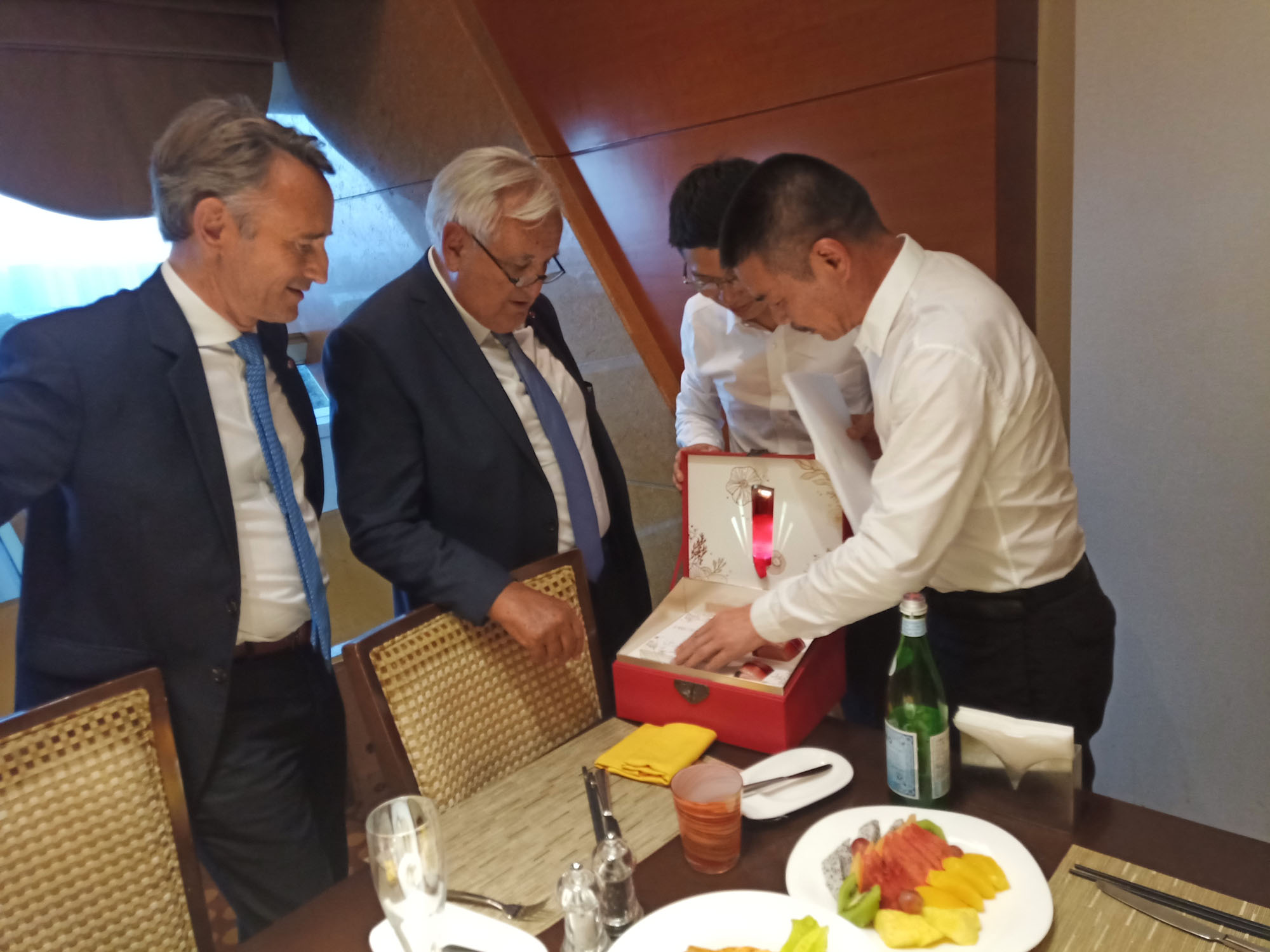 15537426098776240RmK.jpg 图2fubn.jpg