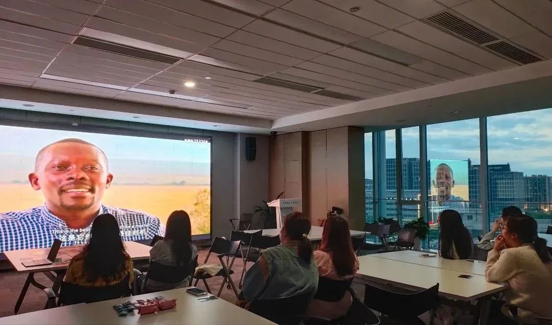 16848938988025475eR5.jpg 观影会.jpg